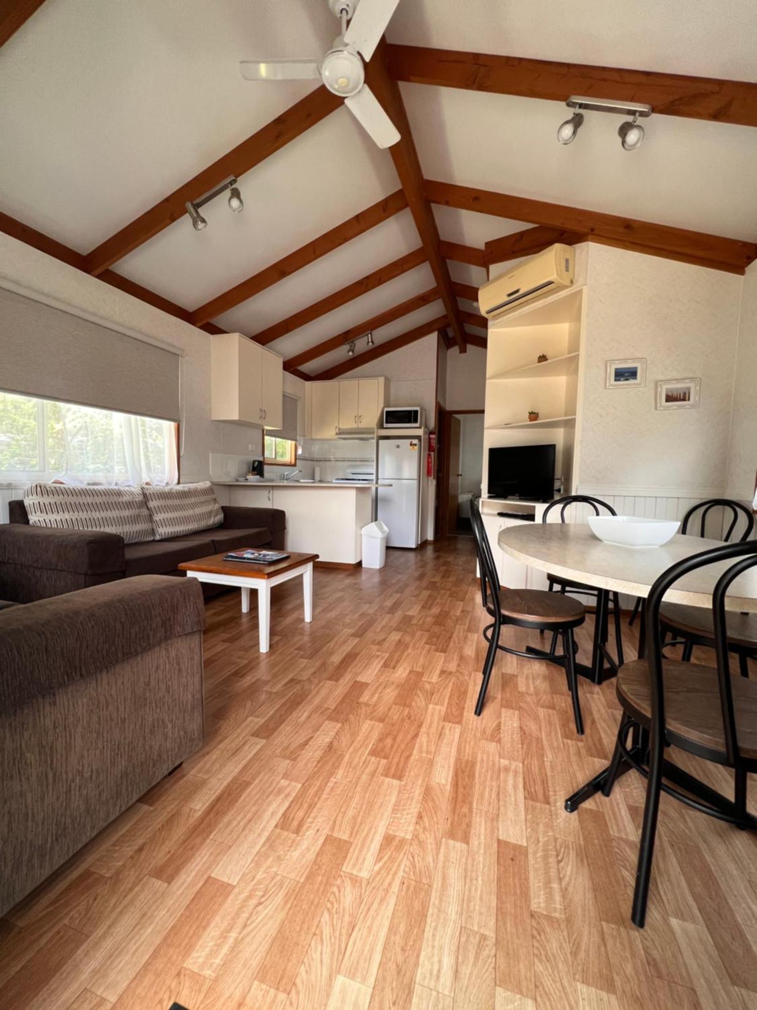 Ocean Grove Holiday Park Luaran gambar